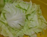 Hình bước làm 2 của món Bắp cải cuộn thịt băm sốt dầu hào