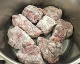 Foto del paso 2 de la receta: Punta de picana a la cacerola