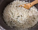 Foto del paso 1 de la receta: Arroz con salmón y pimientos