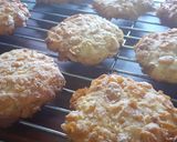 Foto langkah ke 7 dari resep Corn Flakes Cookies.