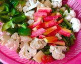 A picture of step 1 of Mix Veg Kolhapuri.