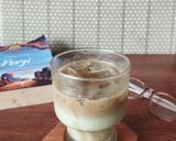 Foto langkah ke 5 dari resep Ice Dirty Matcha Latte.