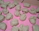 Foto langkah ke 4 dari resep Roti Kukus Pandan Isi Coklat.