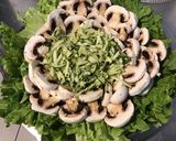 Une image de l'étape 6 de Salade de champignons et courgettes aux tomates cerises tricolores.