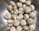 A picture of step 1 of Creamy Garlic Mushroom.