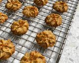 Foto langkah ke 7 dari resep Lotus Biscoff Butter Cookies.