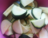 Foto del paso 1 de la receta: Guarnición de patatas y calabacín