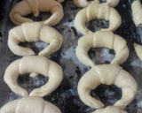 Foto del paso 3 de la receta: Medialuna de manteca