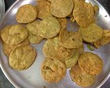 A picture of step 4 of Crispy Palak Masala Mathri.