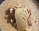 Foto del paso 2 de la receta: Crepes proteicos de pollo asado y queso