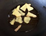 Une image de l'étape 4 de Foie de poulet sauté au céleri.