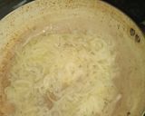 Foto del paso 2 de la receta: Bondiola encebollada con salsa blanca fácil de hacer