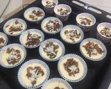 Foto langkah ke 2 dari resep Cup cake pizza simple.