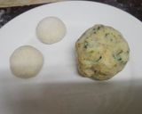 A picture of step 4 of Aalu wala pratha.