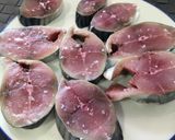 A picture of step 1 of Marinated bonito.