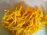 Budín de naranja con cascaritas en almíbar