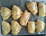 Foto del paso 10 de la receta: Empanadillas chilenas, versión con carne picada {en panificadora