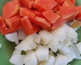 Foto langkah ke 1 dari resep Es Syrup Blewah Pepaya.