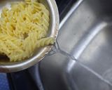 A picture of step 2 of Cheesy Pasta.