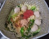Foto langkah ke 3 dari resep Mie Instan Kuah Baso.