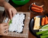 Foto langkah ke 2 dari resep Sushi Roll.