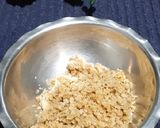 गूळ तूप पोळीचा लाडू (Gul Tup Policha Ladoo Recipe In Marathi) रेसिपी स्टेप 3 फोटो 