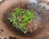 รูปขั้นตอนการทำที่ 6 ของ ผัดกระเพราหอยขม