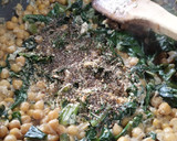 Foto del paso 3 de la receta: Garbanzos salteados con verduras