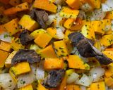 Foto del paso 2 de la receta: Sopa crema de calabaza y hongos de pino