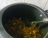 A picture of step 6 of Mushroom Masala curry.