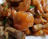 Hình bước làm 2 của món Tôm rang thịt ba rọi
