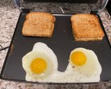 Foto del paso 3 de la receta: Tostada de 🥑 🥚