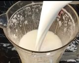A picture of step 3 of Melon Shake.