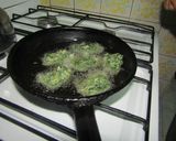 Foto del paso 2 de la receta: Torrejas de acelga!!