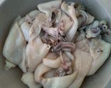 Foto del paso 2 de la receta: Empanada de chipirones en su tinta
