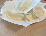 Foto del paso 5 de la receta: Empanadillas de carne kebab y queso rulo