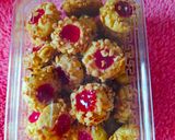 Foto langkah ke 7 dari resep Thumbprint Cookies.