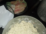 Lomito de armado sobre colchón de cebolla acompañado de torrejas mixtas
