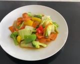 A picture of step 1 of Stir Fried Veggies With Oysters sauce.