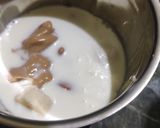 A picture of step 3 of Banana Smoothie.