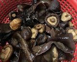 Hình bước làm 2 của món Bánh giò nhân gà nấm