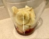 Foto del paso 2 de la receta: Postre en vaso de Mascarpone saborizado con mermelada de arándanos casera, frutas frescas y coco