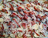 Foto del paso 3 de la receta: Coca de verduras, anchoas y mozzarella