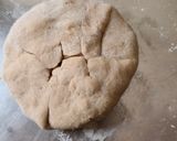 A picture of step 4 of Aloo Paratha.