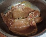 รูปขั้นตอนการทำที่ 1 ของ หมูทอดลมร้อน