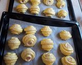 Virslivel töltött croissant recept fázis 7 fotója