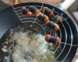 A picture of step 8 of Crispy Chicken Seaweed Rolls.