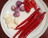 Foto langkah ke 1 dari resep 192) Ayam Suwir Pedas Simple.