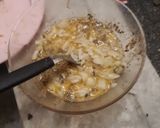 Foto del paso 2 de la receta: Tortilla de zapallito a la pizza 😉