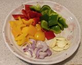 Foto langkah ke 1 dari resep Oseng Usus dan Paprika.